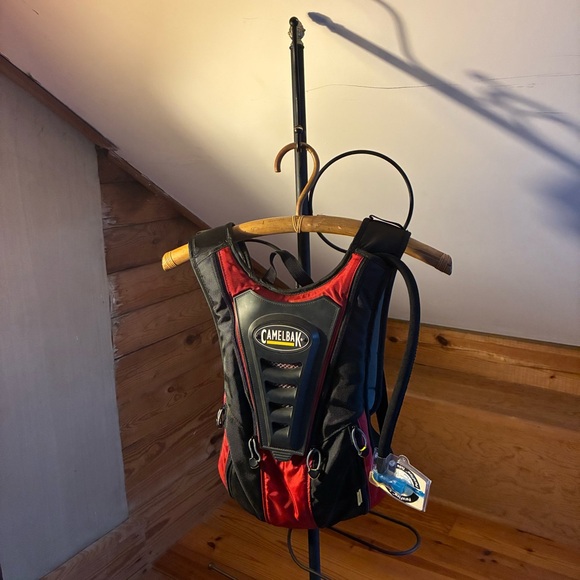 CamelBak Black and Red Charge Hydration Backpack NWT 19” 3.1 L